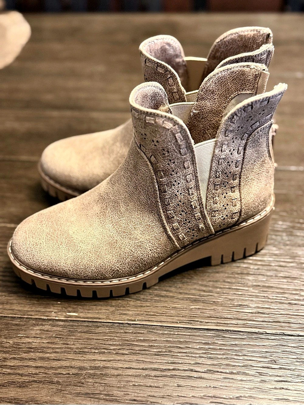 Women's Ankle Boots Beige US 7 New